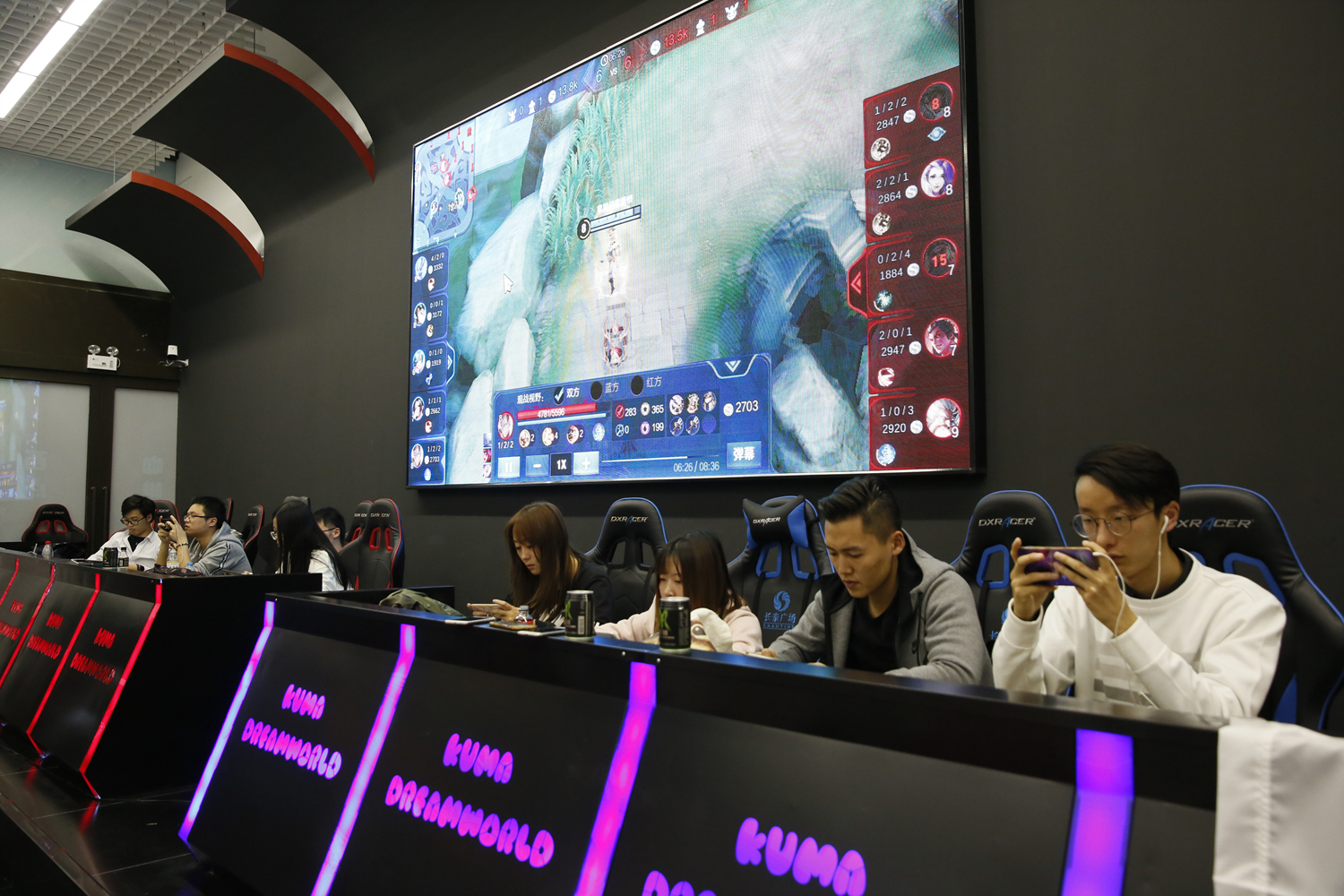 Viper：KC能击败TES我觉得他们很强，能赢下来很幸运