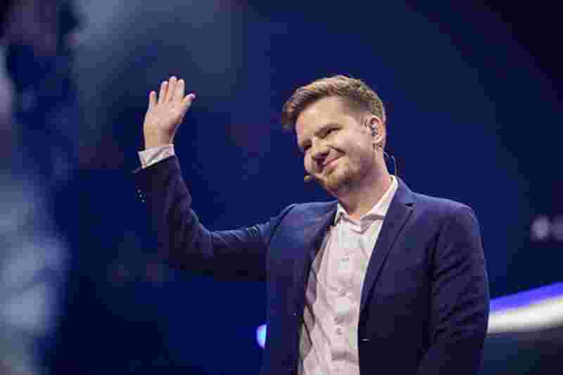 FPX祝Hang生日快乐：希望你能健康喜乐，诸事顺遂